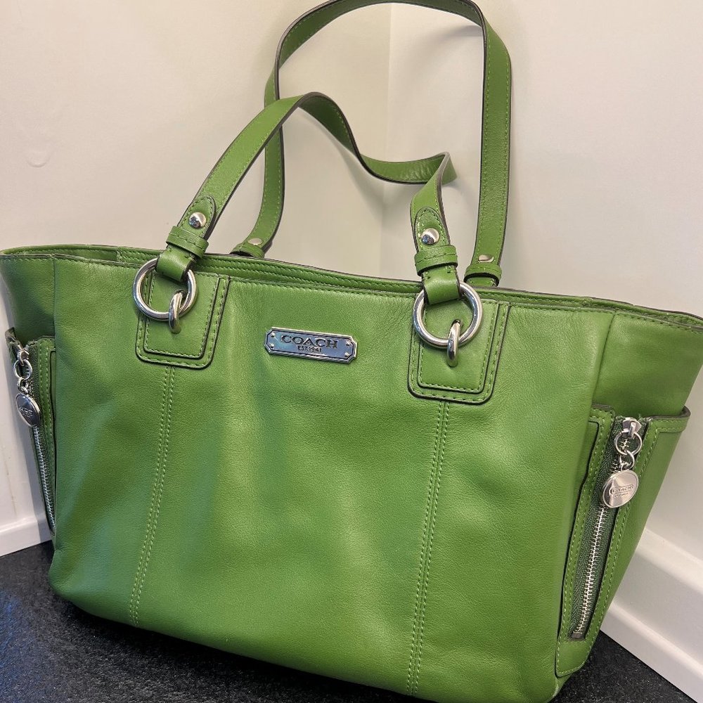 Coach Gallery Leather Zipper Tote Shoulder Bag / Purse Gem